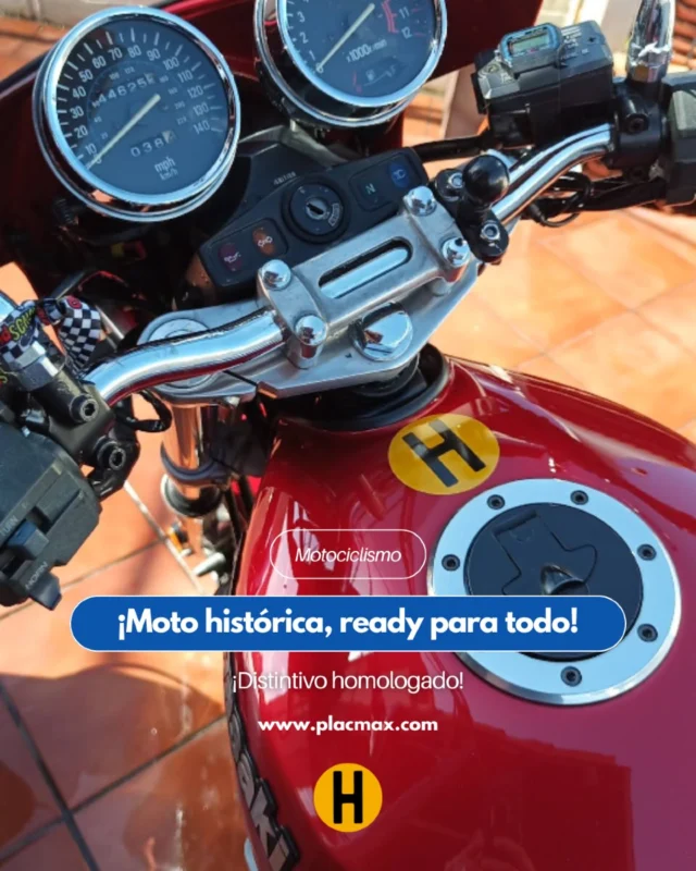 🏍️ Moto histórica, alma intacta.

Cuando el pasado rueda con orgullo, solo necesita una cosa: estar lista para todo.

Gracias por compartir esta joya con nosotros. Esa pegatina homologada de Vehículo Histórico no solo cumple, también luce increíble.

🔖 En Placmax, cuidamos cada detalle para que tu pasión siga en marcha, legal y con estilo.

🔗 www.placmax.com

#VehículoHistórico #MotoClásica #PasiónSobreRuedas #Placmax #PegatinaHomologada